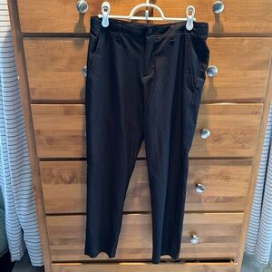 Youth Under Armour Golf Pants in Youth Large